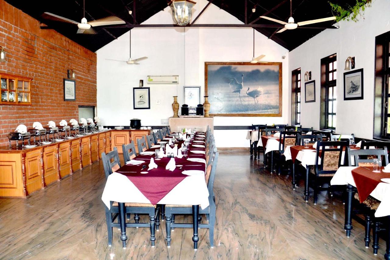 Hotel Sunbird Bharatpur Zewnętrze zdjęcie