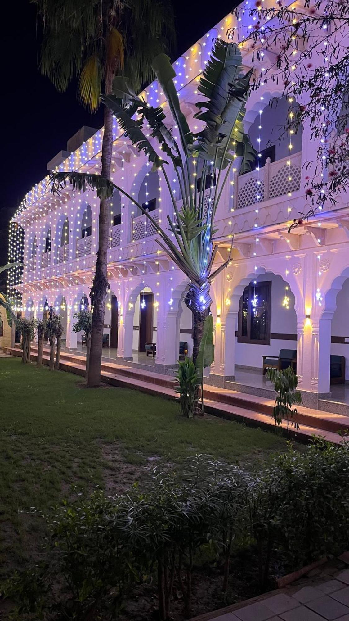 Hotel Sunbird Bharatpur Zewnętrze zdjęcie