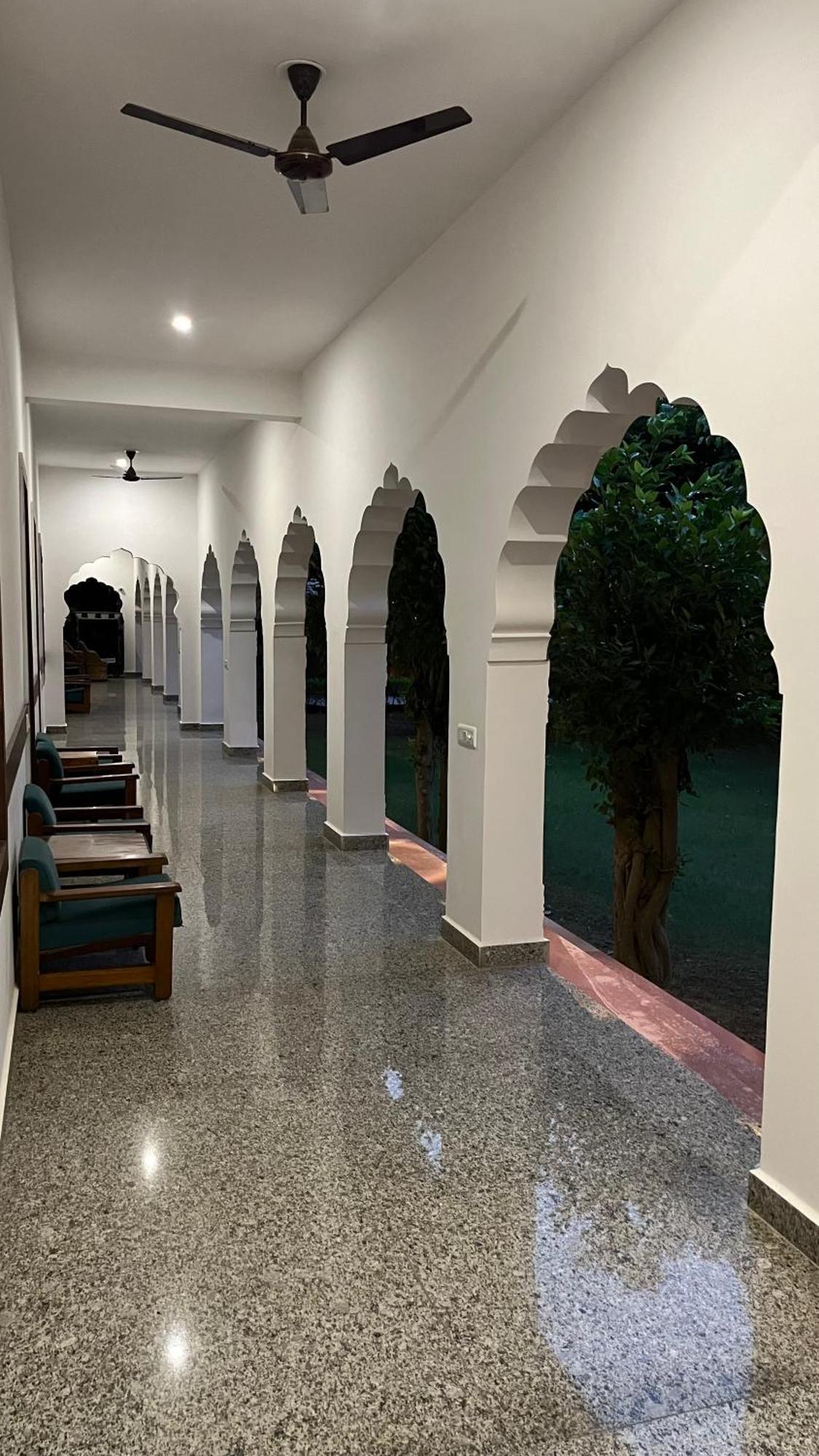 Hotel Sunbird Bharatpur Zewnętrze zdjęcie