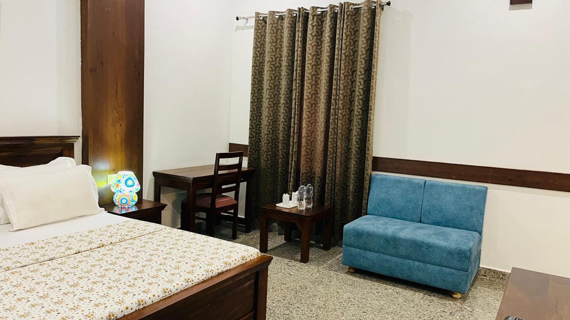 Hotel Sunbird Bharatpur Zewnętrze zdjęcie